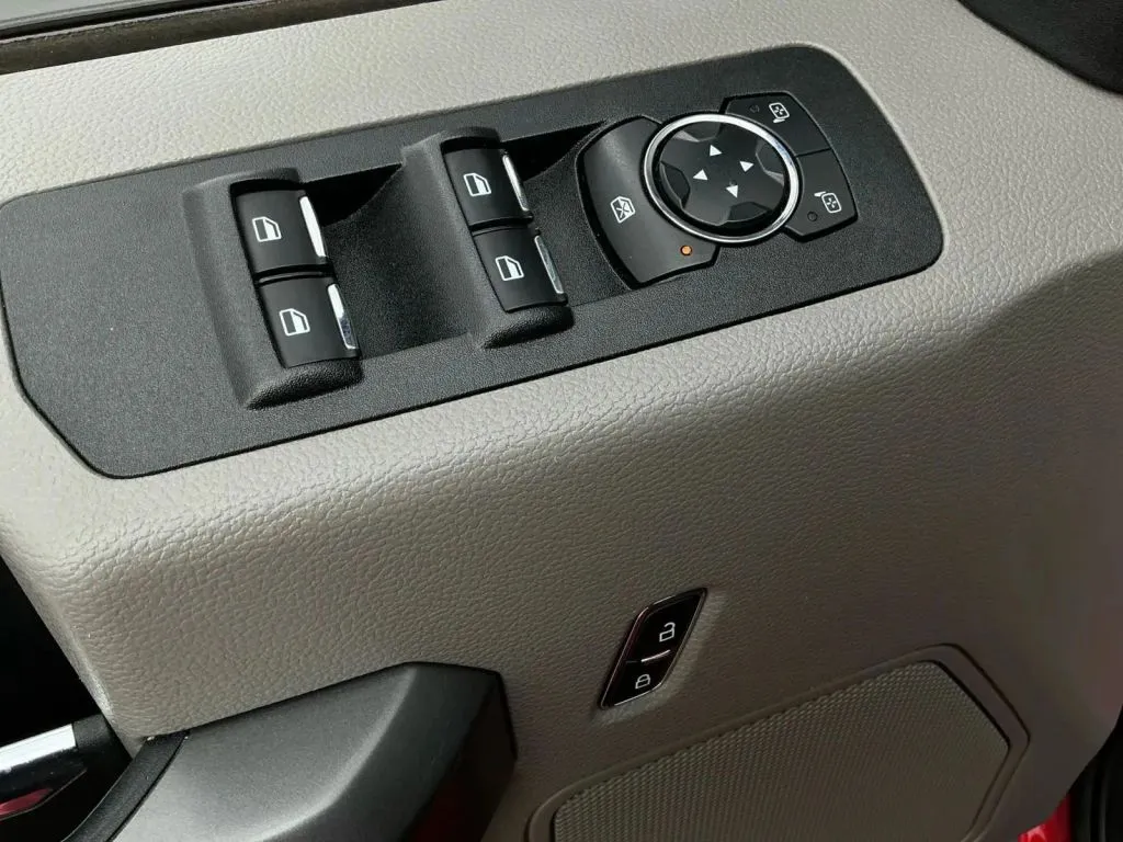 Ford F-150 photo 12