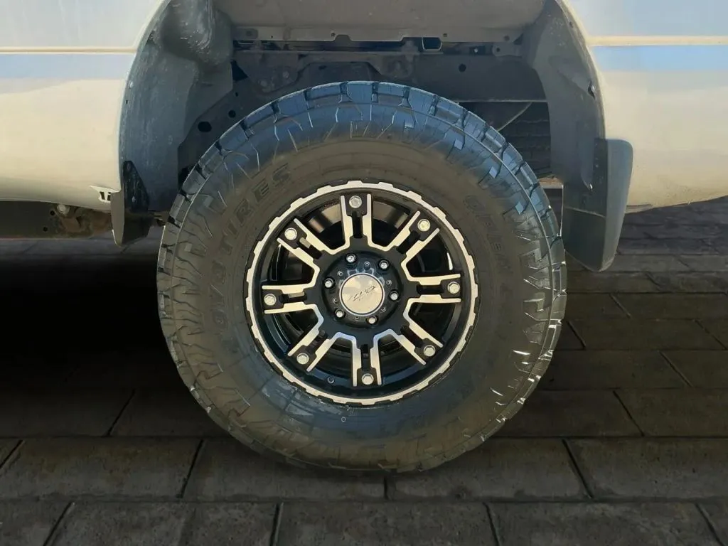 2017 Nissan Titan XD SV - Photo 17