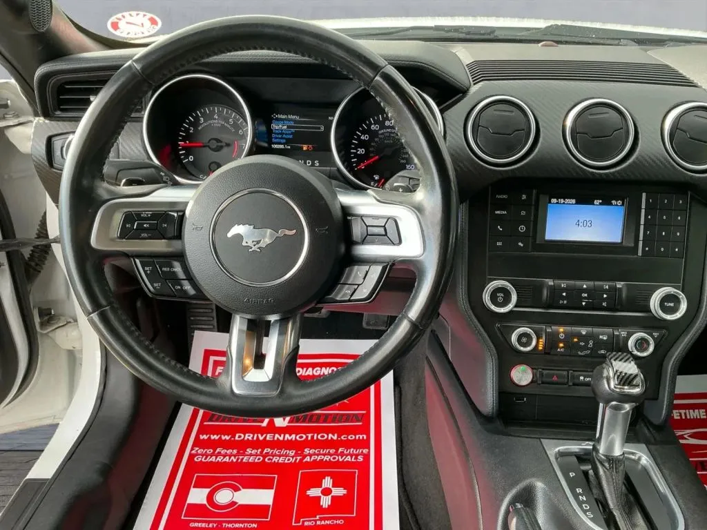 Ford Mustang photo 15