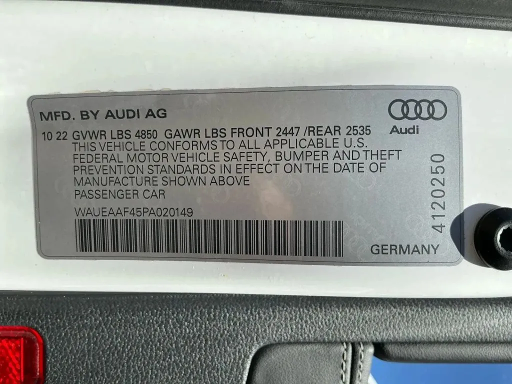 Audi A4 photo 37