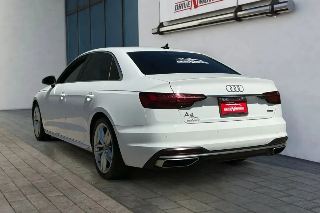 Audi A4 photo 6