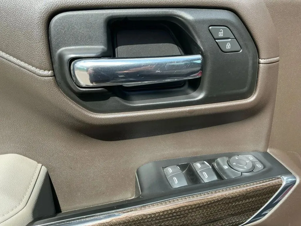 Chevrolet Silverado photo 11