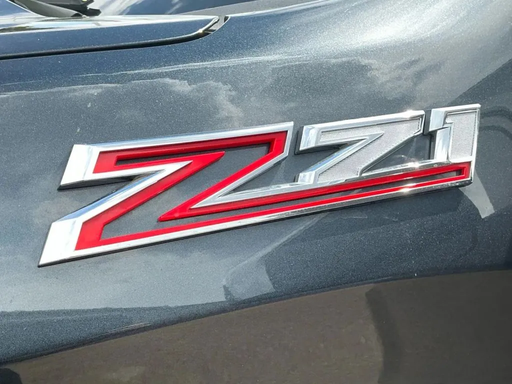 Chevrolet Silverado photo 18