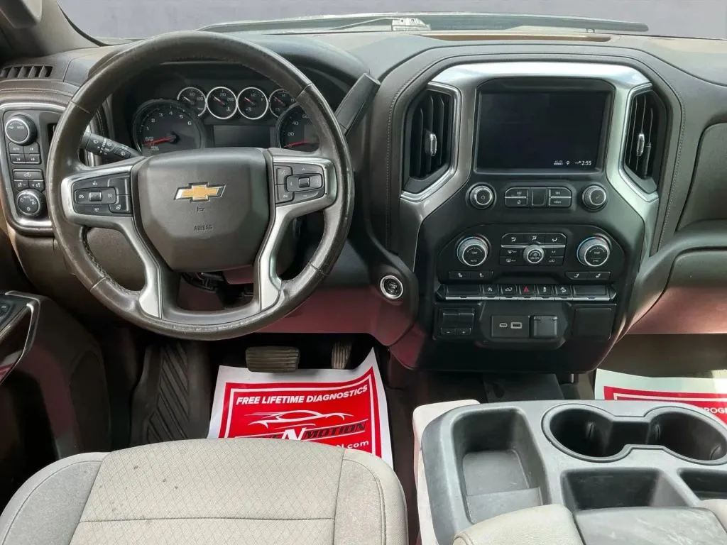 Chevrolet Silverado photo 16