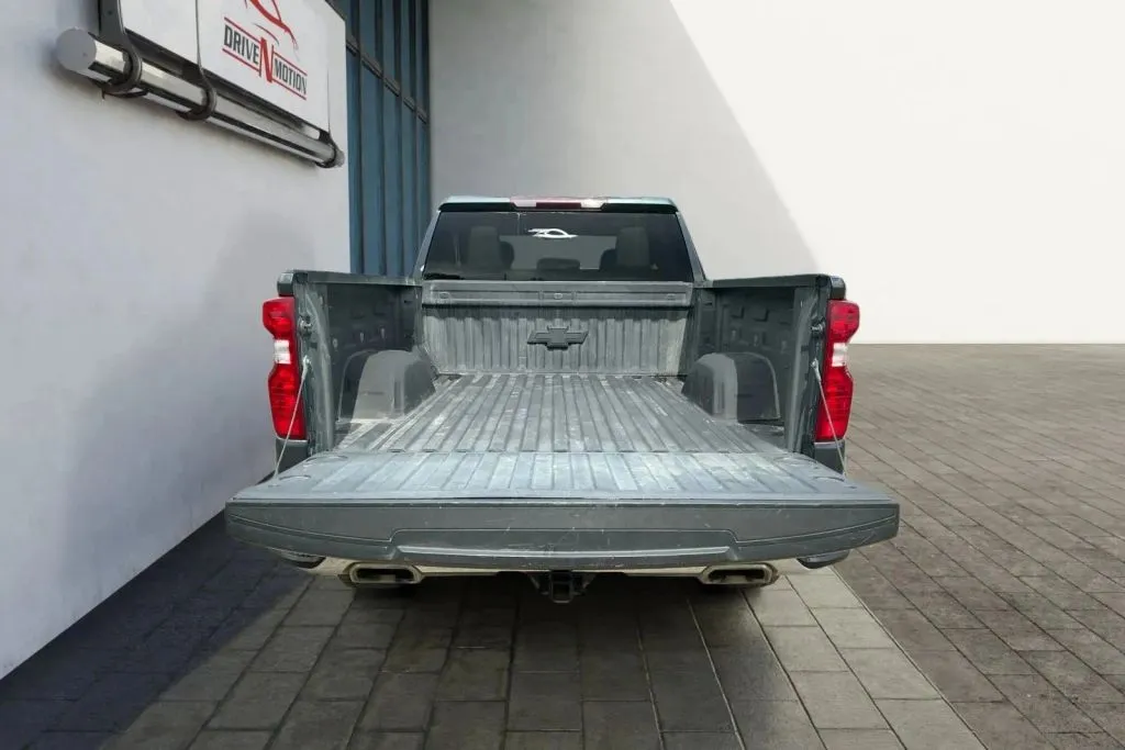Chevrolet Silverado photo 20