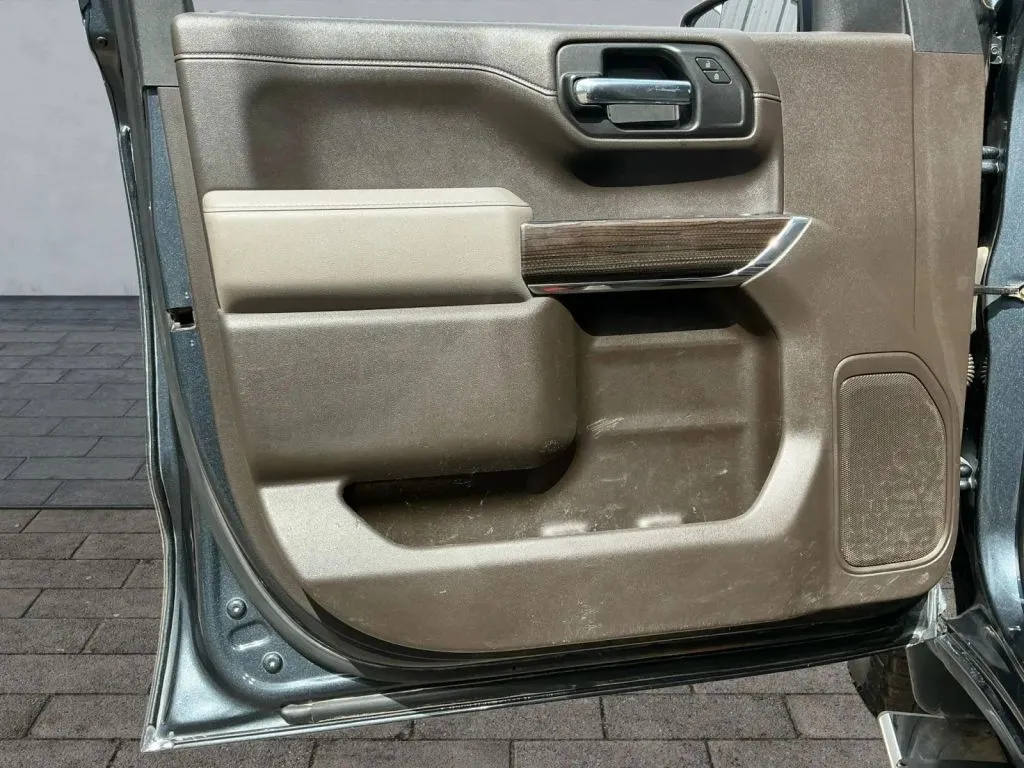 Chevrolet Silverado photo 10