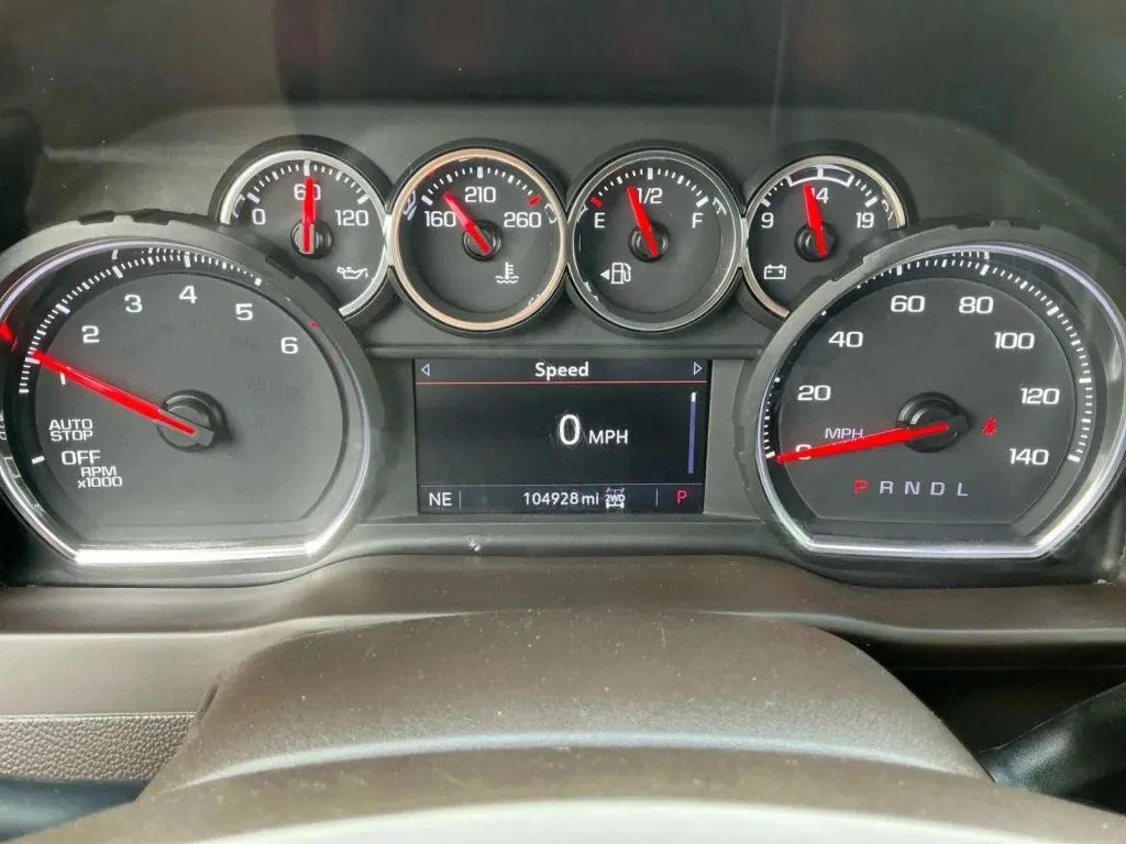 Chevrolet Silverado photo 26