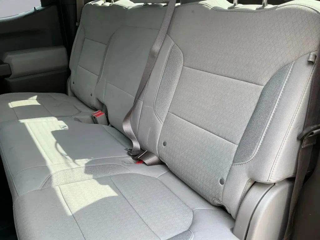 Chevrolet Silverado photo 15