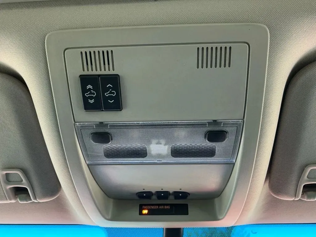 Chevrolet Silverado photo 32