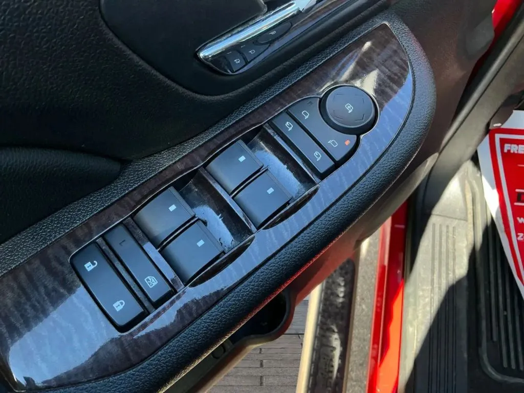 Chevrolet Silverado photo 10