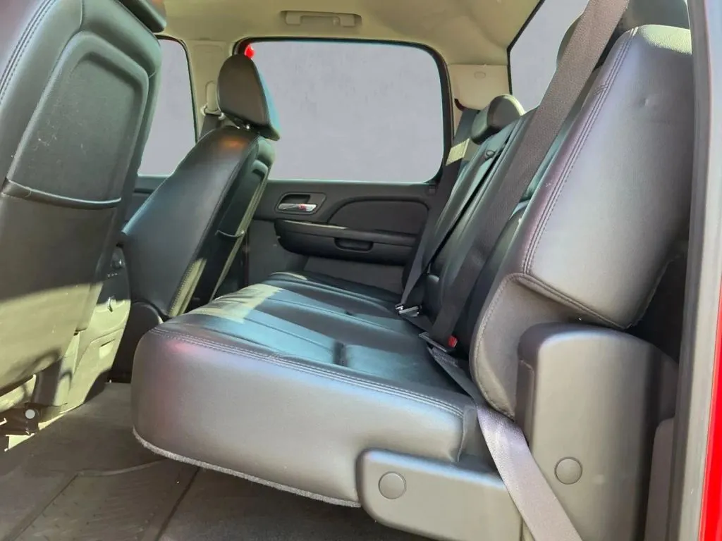 Chevrolet Silverado photo 13