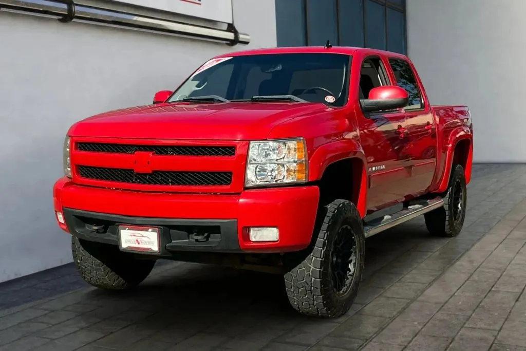 Chevrolet Silverado photo 7