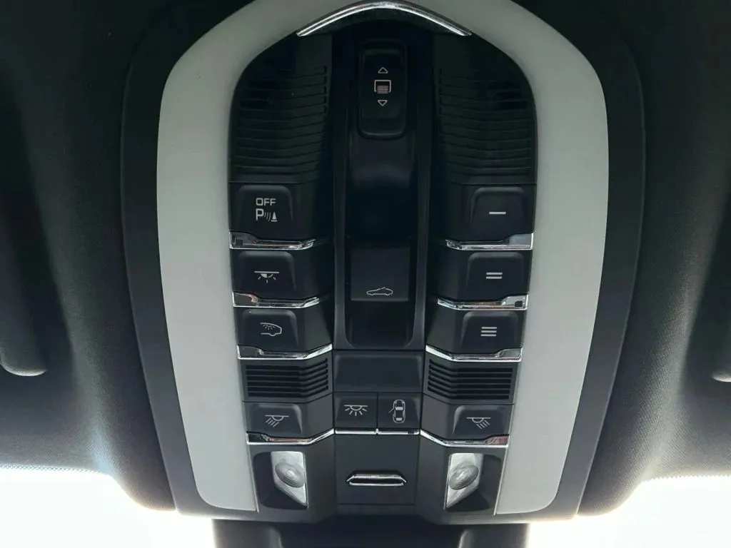 Porsche Macan photo 37