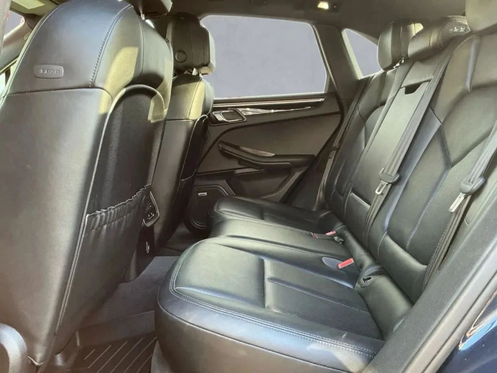 Porsche Macan photo 13