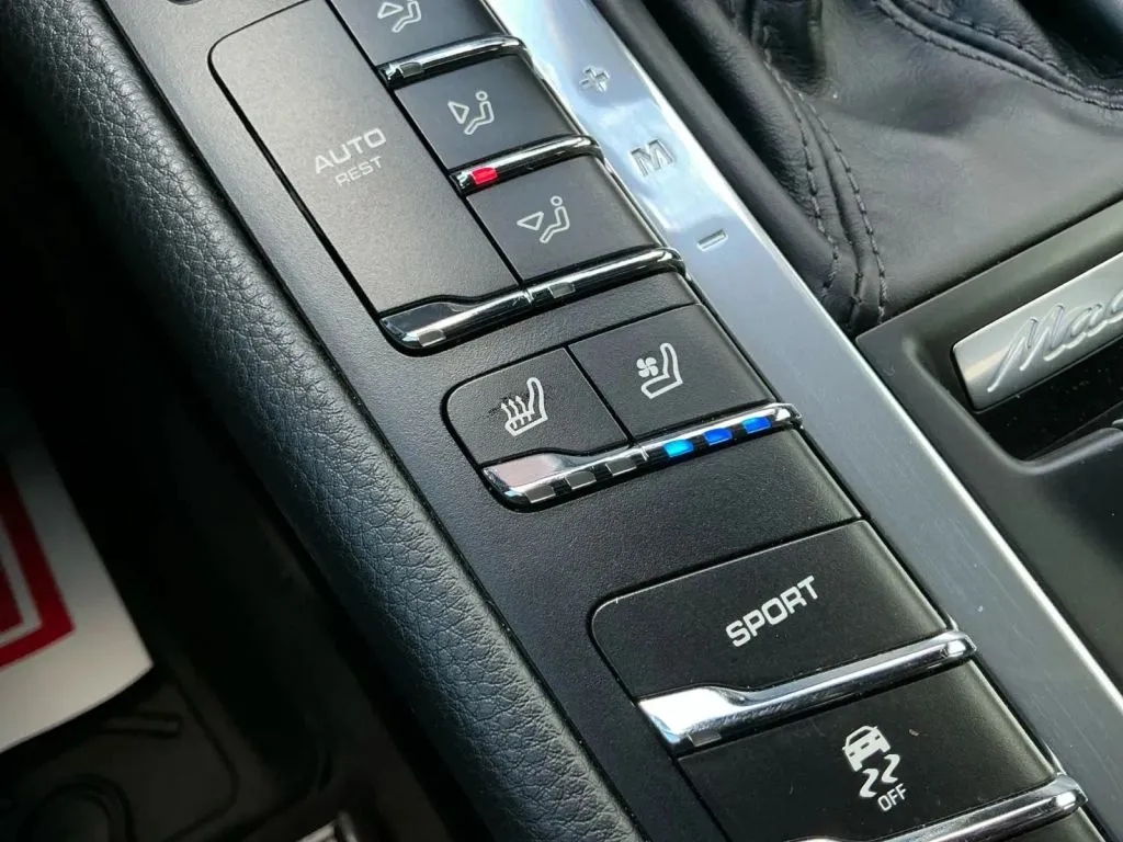 Porsche Macan photo 32