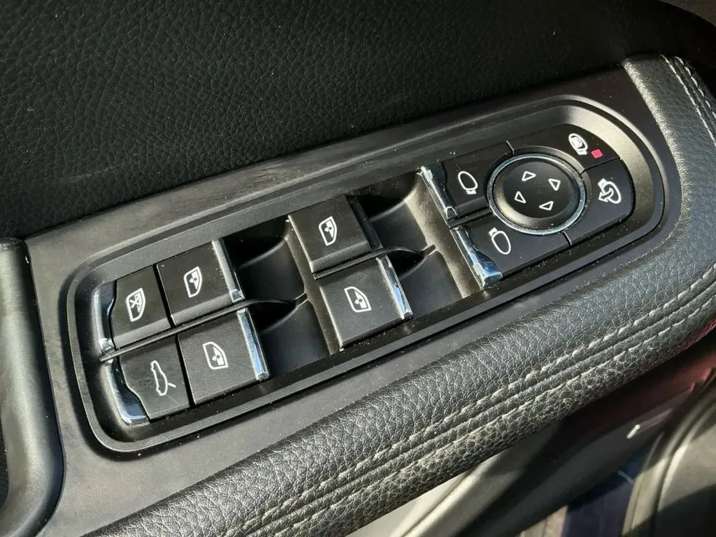 Porsche Macan photo 10