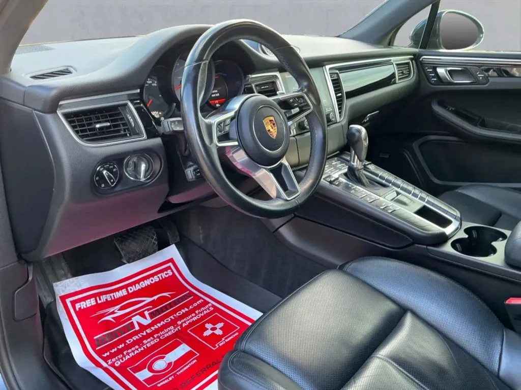 Porsche Macan photo 12