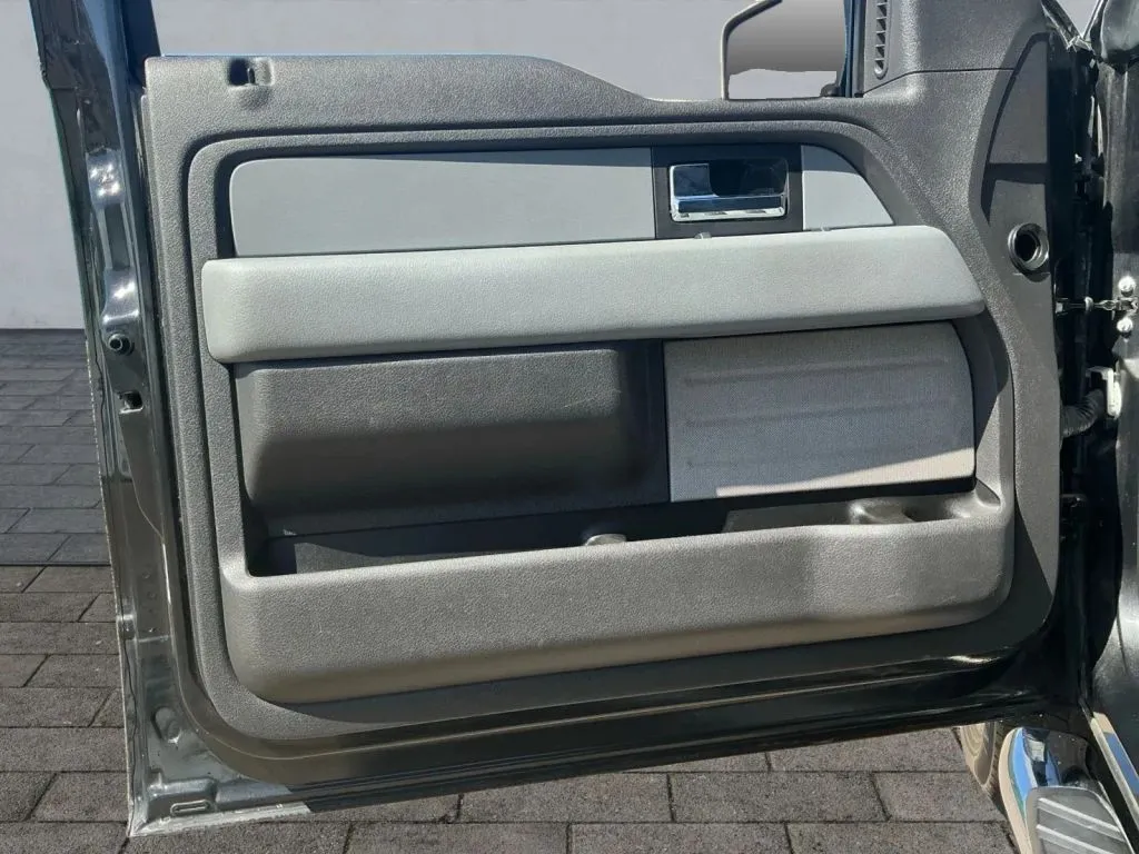 Ford F-150 photo 10