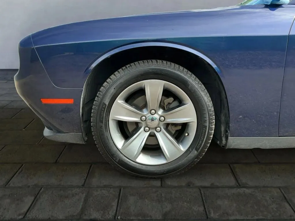 Dodge Challenger photo 23