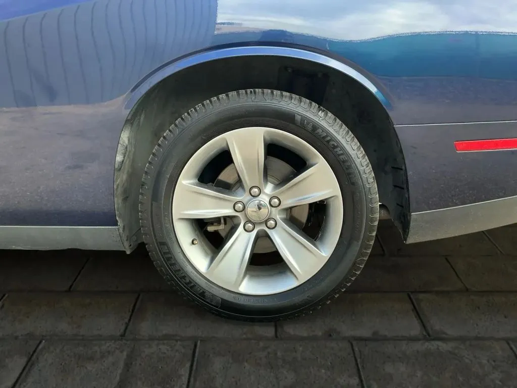 Dodge Challenger photo 16