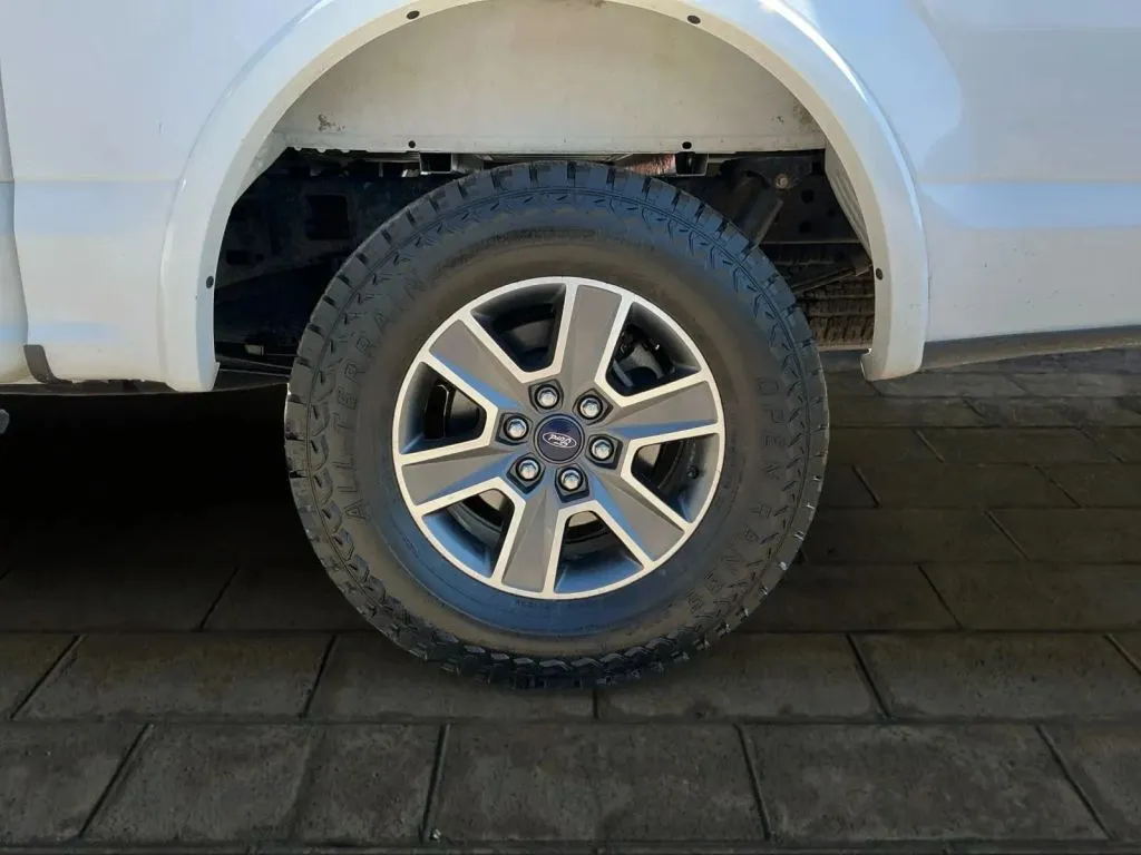 Ford F-150 photo 17