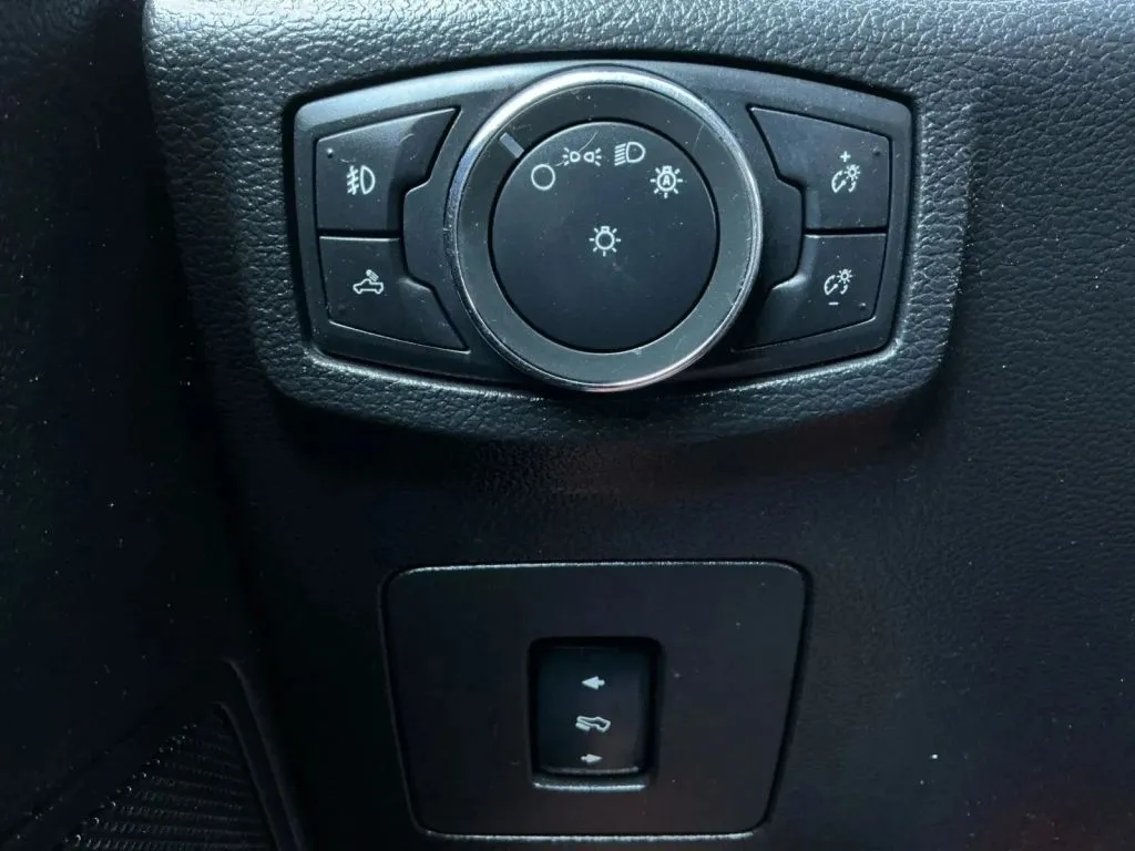 Ford F-150 photo 35