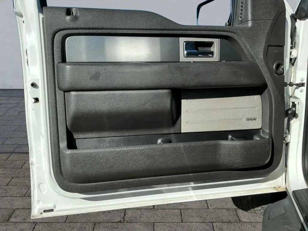 Ford F-150 photo 9