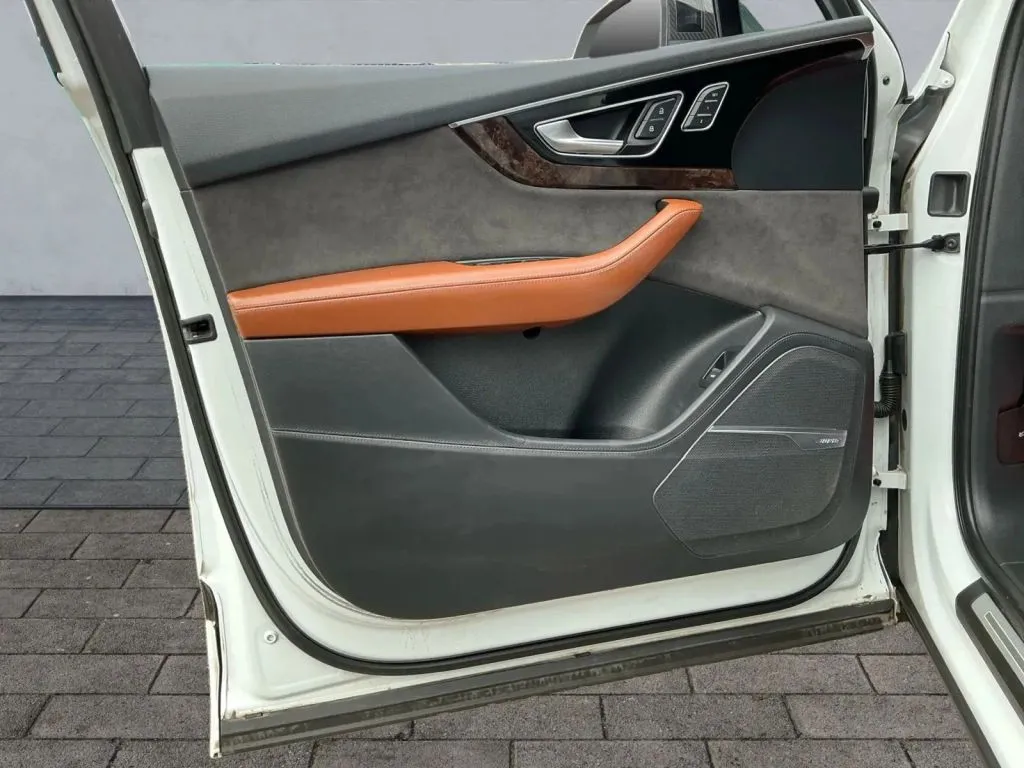 Audi Q7 photo 9
