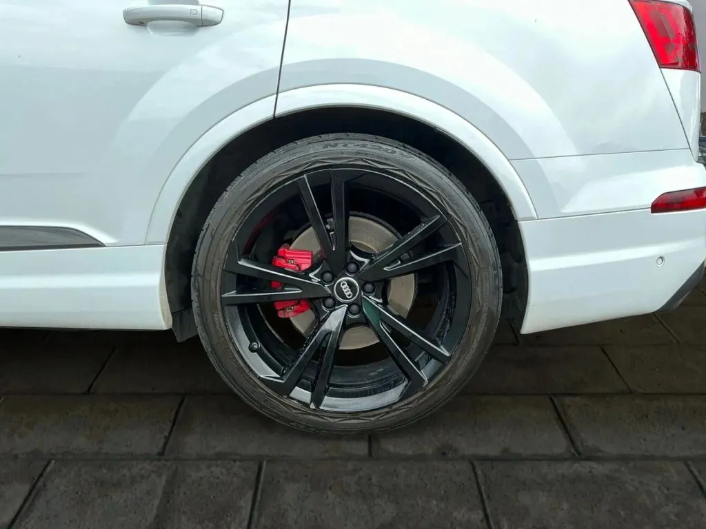 Audi Q7 photo 17
