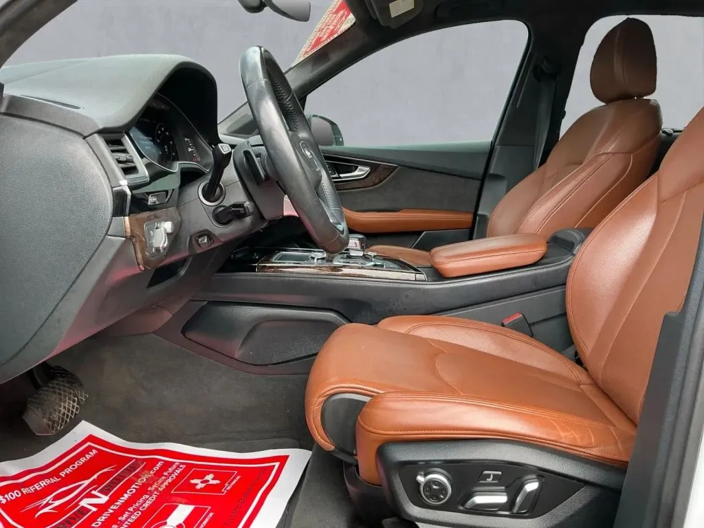 Audi Q7 photo 11
