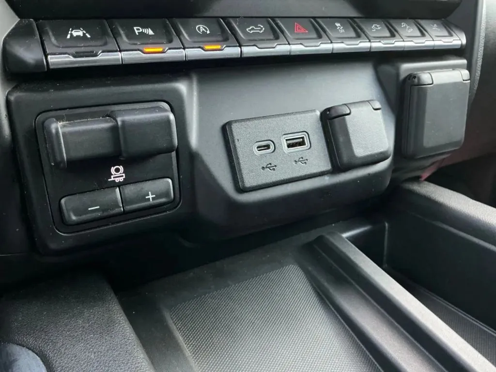 GMC Sierra photo 35