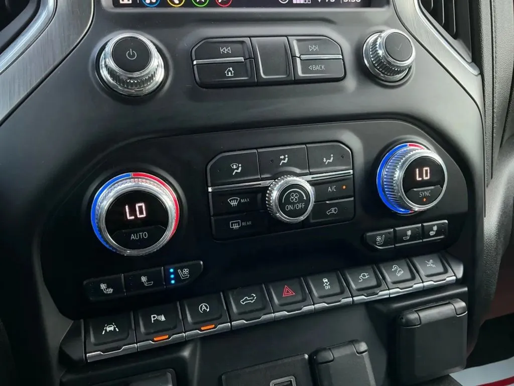 GMC Sierra photo 33