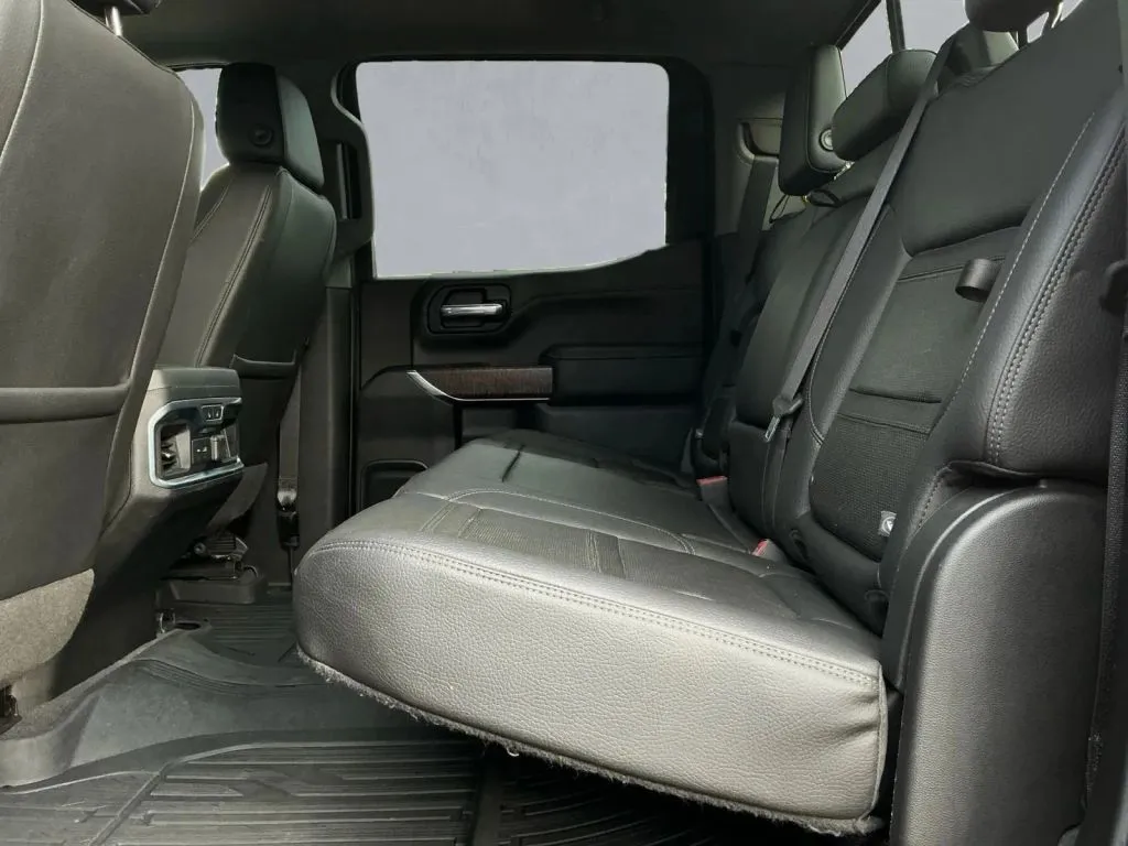 GMC Sierra photo 15