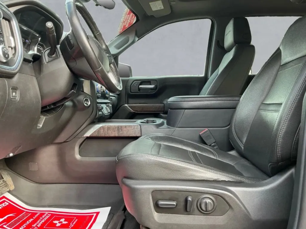 GMC Sierra photo 13