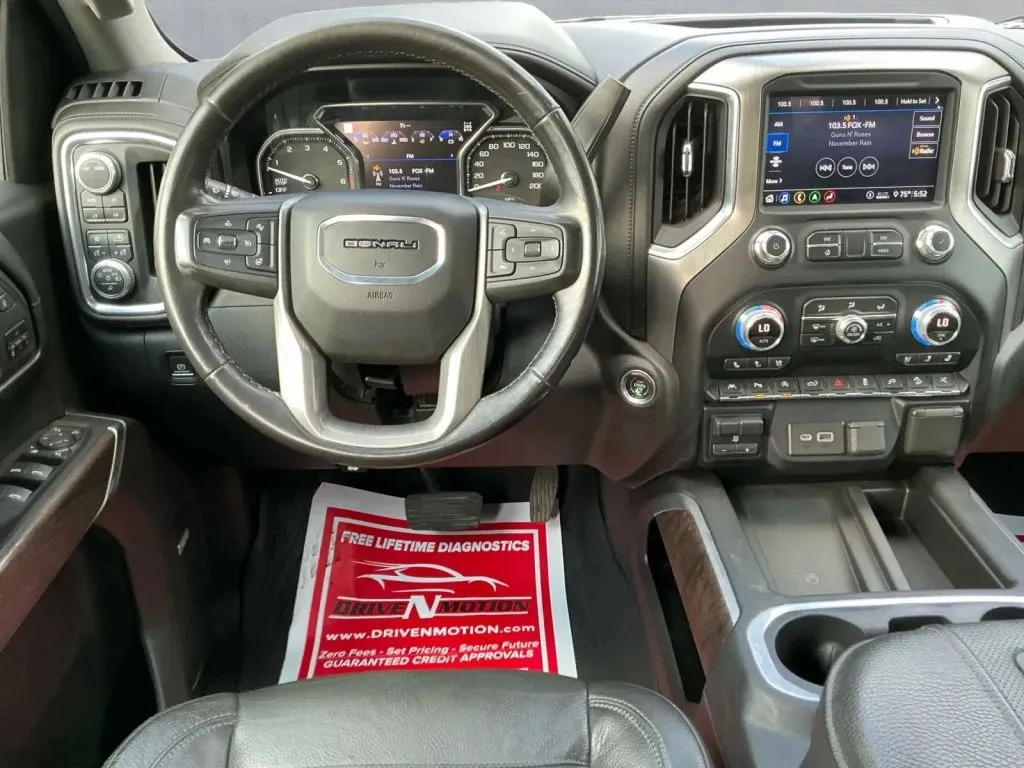 GMC Sierra photo 17