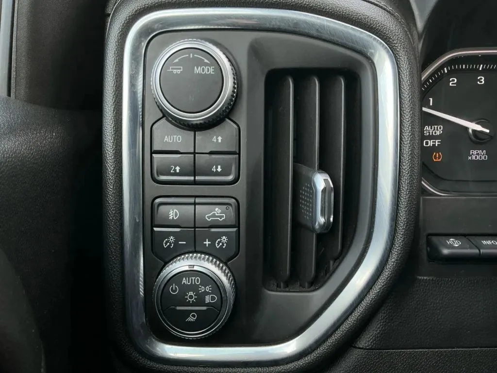 GMC Sierra photo 36