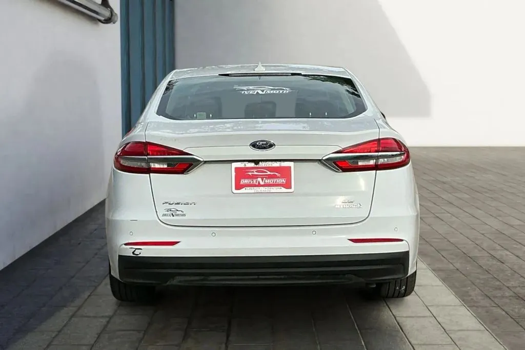 More photos of 2019 Ford Fusion SE Hybrid Sedan 4D at Drive N-Motion Thornton, CO