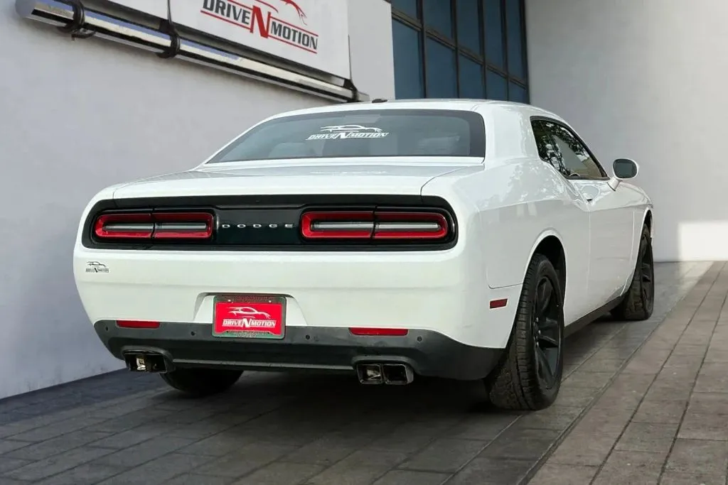 More photos of 2015 Dodge Challenger SXT Coupe 2D at Drive N-Motion Thornton, CO