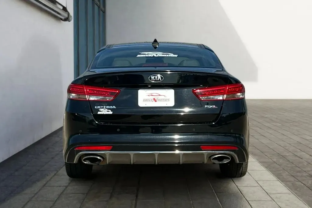 More photos of 2018 Kia Optima SX Turbo Sedan 4D at Drive N-Motion Thornton, CO