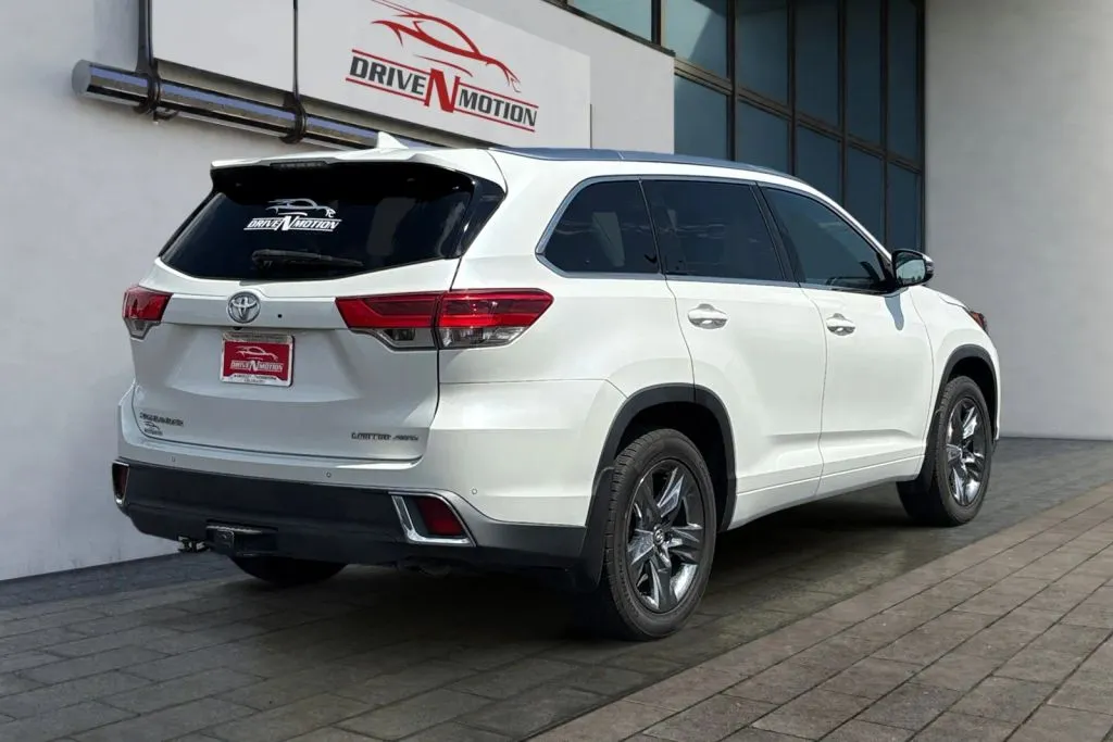 More photos of 2019 Toyota Highlander Limited Platinum Sport Utility 4D at Drive N-Motion Thornton, CO