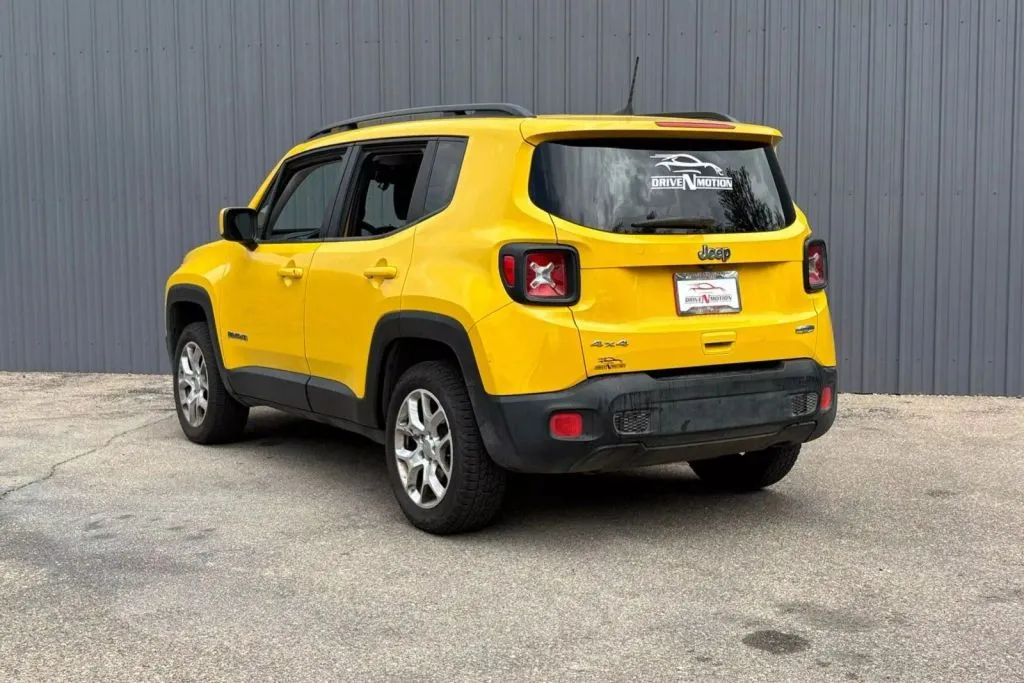 More photos of 2018 Jeep Renegade Latitude Sport Utility 4D at Drive N-Motion Thornton, CO