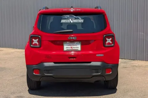 More photos of 2018 Jeep Renegade Latitude Sport Utility 4D at Drive N-Motion Thornton, CO