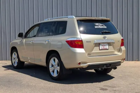 More photos of 2008 Toyota Highlander Limited Sport Utility 4D at Drive N-Motion Thornton, CO
