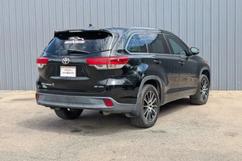Another view of 2018 Toyota Highlander SE Sport Utility 4D for sale in Thornton, CO at Drive N-Motion Thornton