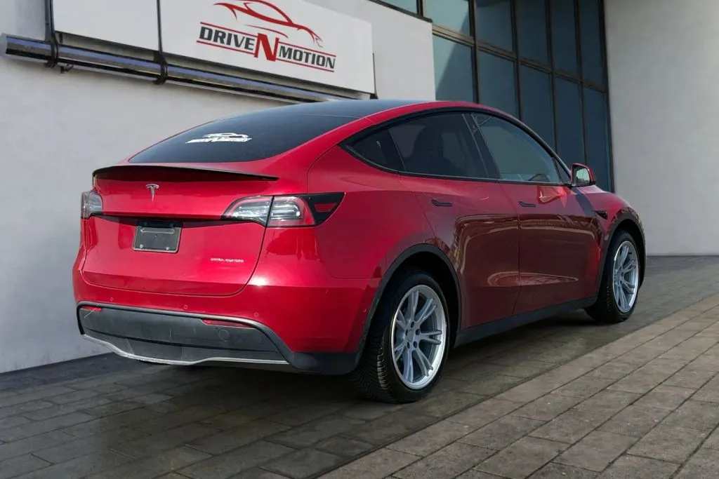 More photos of 2021 Tesla Model Y Long Range Sport Utility 4D at Drive N-Motion Thornton, CO