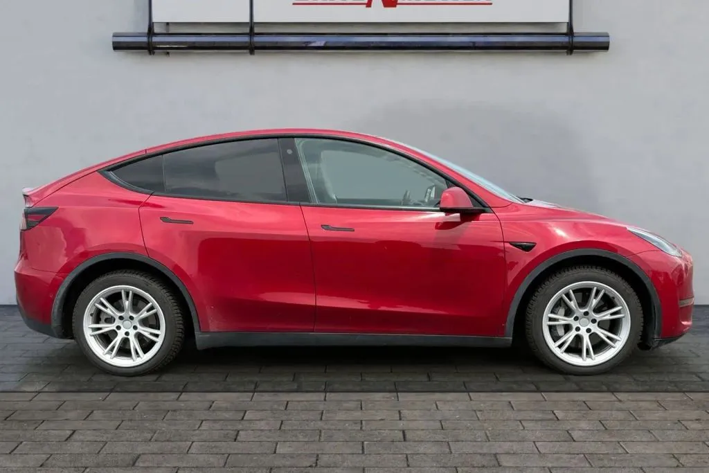 Photos of 2021 Tesla Model Y Long Range Sport Utility 4D for sale in Thornton, CO at Drive N-Motion Thornton