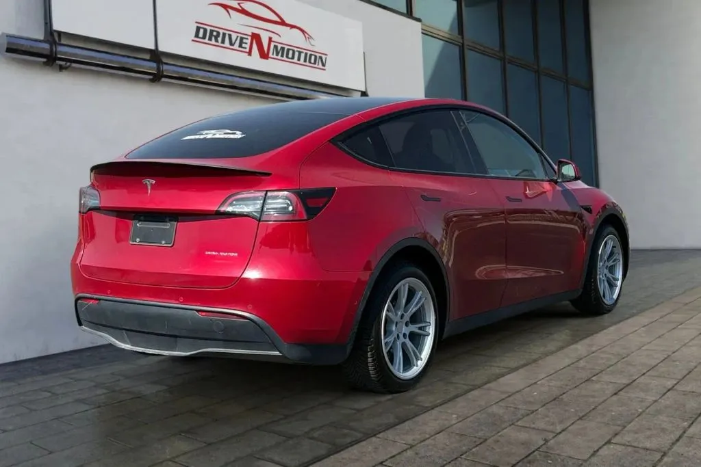 More photos of 2021 Tesla Model Y Long Range Sport Utility 4D at Drive N-Motion Thornton, CO