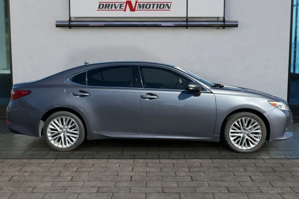 Another view of 2013 Lexus ES 350 Sedan 4D for sale in Thornton, CO at Drive N-Motion Thornton