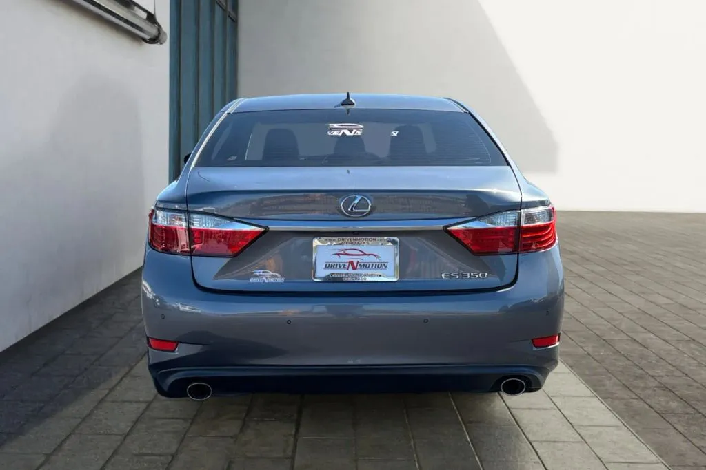 More photos of 2013 Lexus ES 350 Sedan 4D at Drive N-Motion Thornton, CO