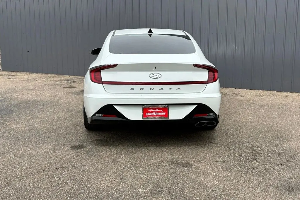 More photos of 2020 Hyundai Sonata SEL Sedan 4D at Drive N-Motion Thornton, CO